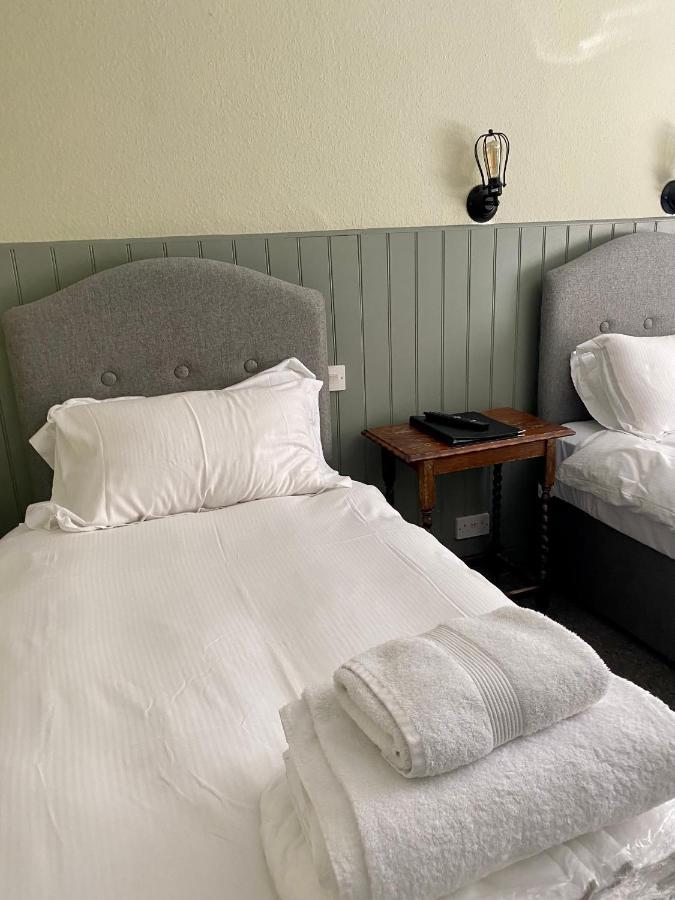 ברפורד The Golden Pheasant Hotel מראה חיצוני תמונה